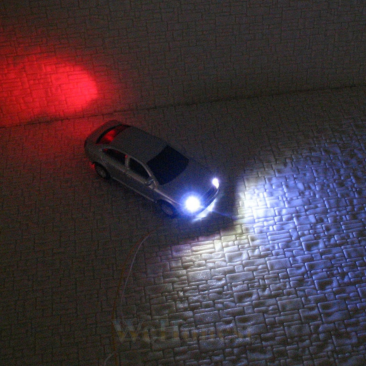     5 pcs OO Scale 1:76  Model  Cars with 12V LEDs lights  (WeHonest)